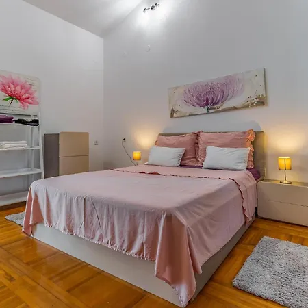 Cozy In With House A Panoramic View Nyaraló Medulin