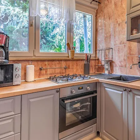 Cozy In With House A Panoramic View *