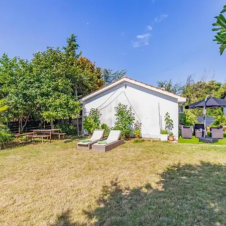 Cozy In With House A Panoramic View Medulin